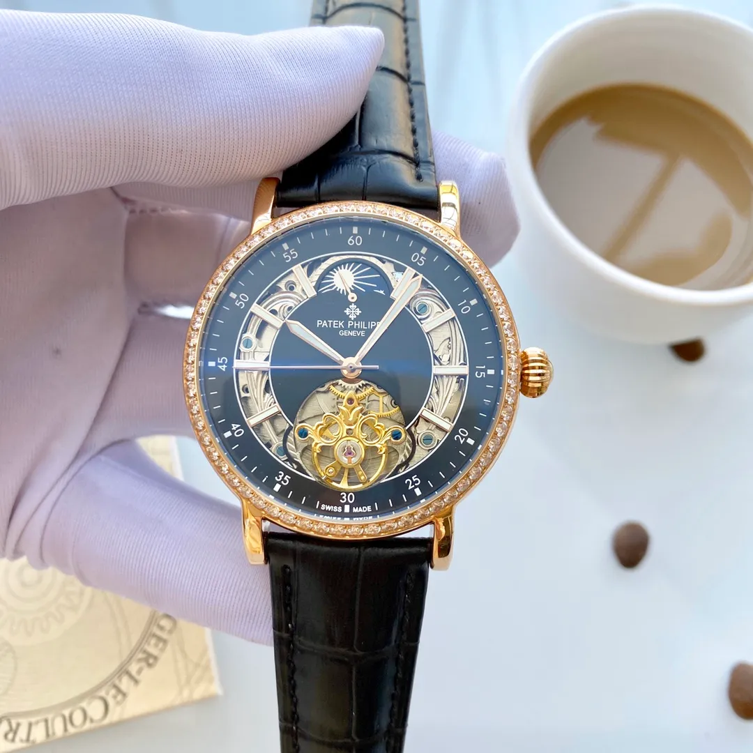 【Foreign Trade Import】💰1720! Patek Philippe (top quality, outstanding debut) 🎉🎉 [Type]: Fine men's watch (top) exquisite [Strap]: Genuine leather strap (durable) [Movement]: Top mechanical movement (stable) [Material]: Mineral super strong mirror (wear-resistant) Exquisite quality and generous style, excellent temperament, wise and exclusive [Size]: 43mm diameter, 12mm thick, hot sale! Welcome to reprint!